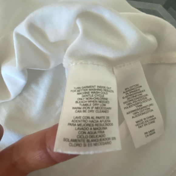 JONES NEW YORK SIGNATURE WHITE RUFFLED TOP - Picture 3 of 8